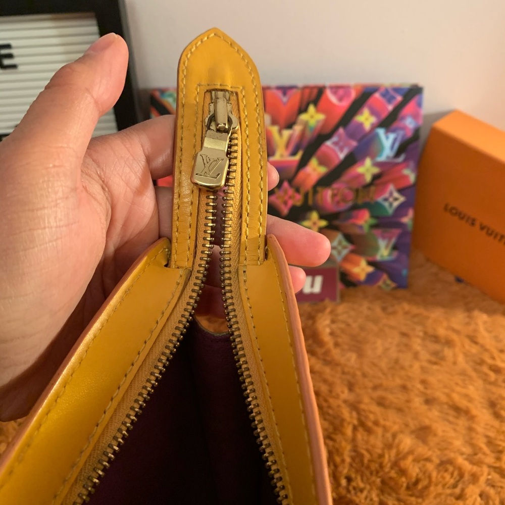 💯 Authentic LV Yellow Epi Leather St Jacques - Picture 7 of 16